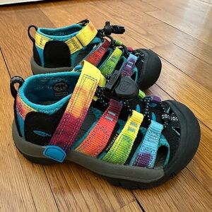 Children’s Rainbow tie dye Newport H2 Keen Sandals